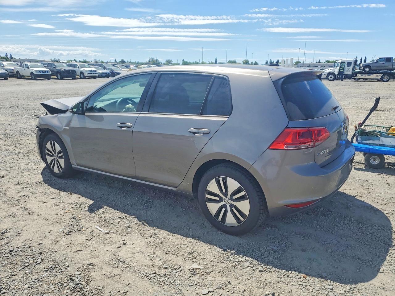 2016 VOLKSWAGEN e-Golf
