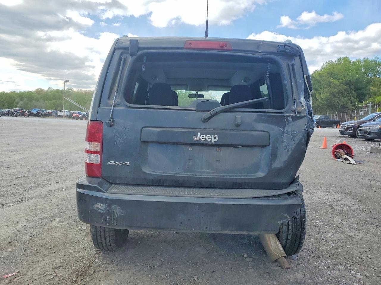 2011 JEEP Liberty