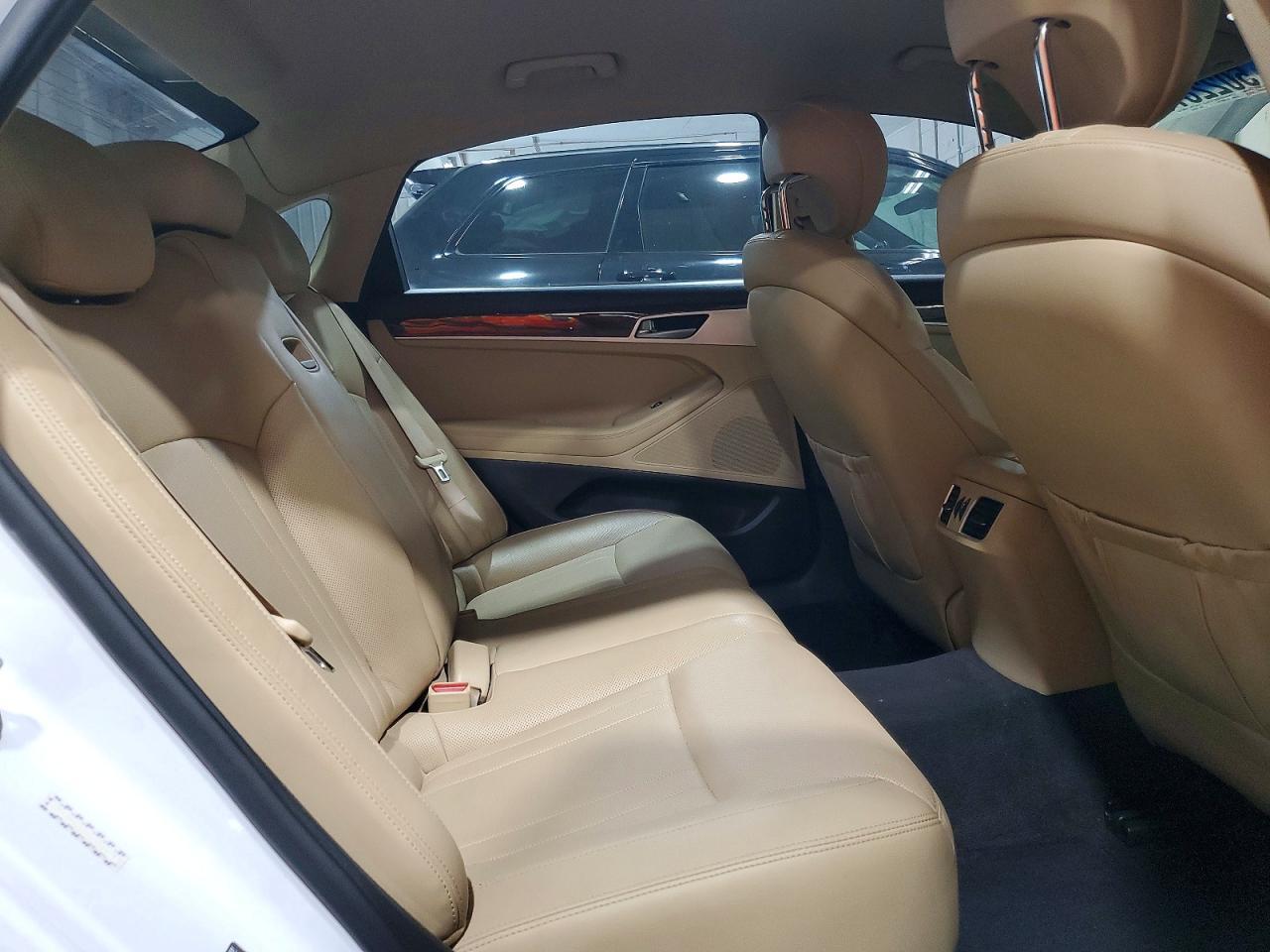 2016 HYUNDAI GENESIS