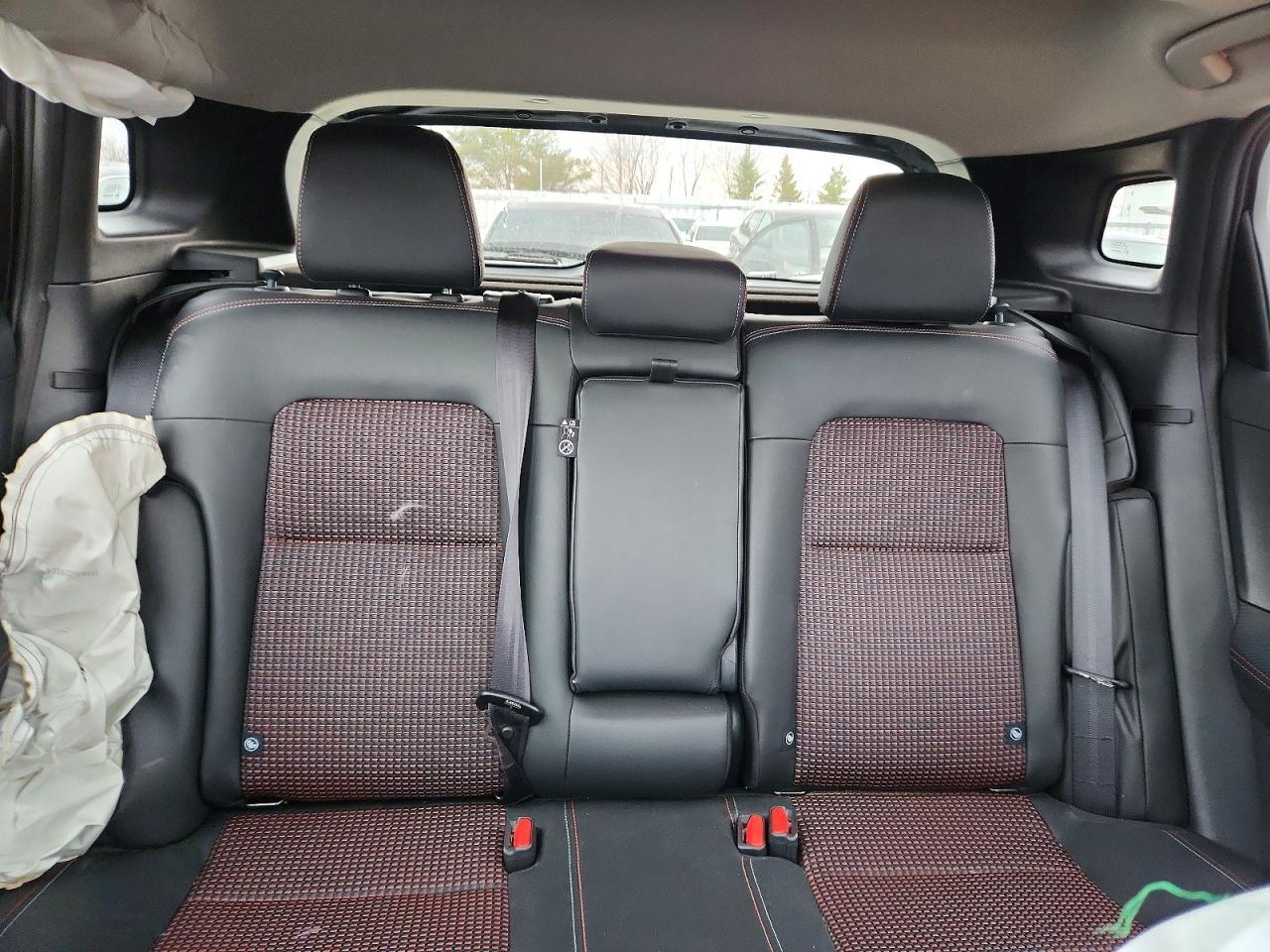 2025 NISSAN KICKS