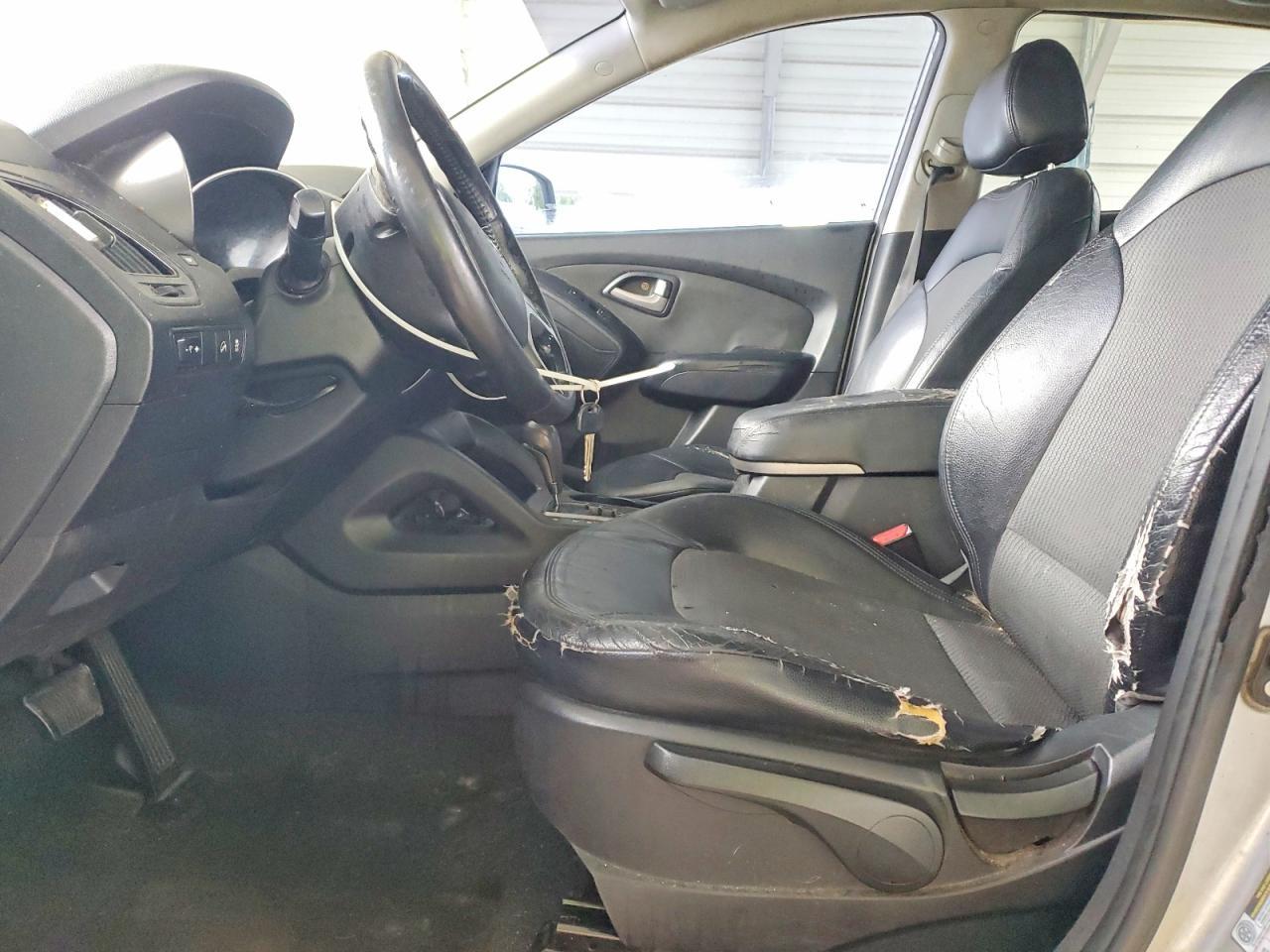2011 HYUNDAI TUCSON