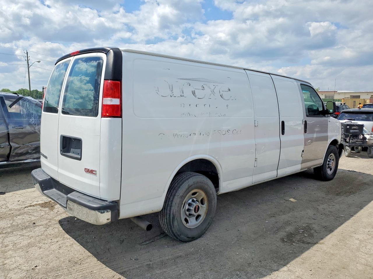 2017 GMC Savana