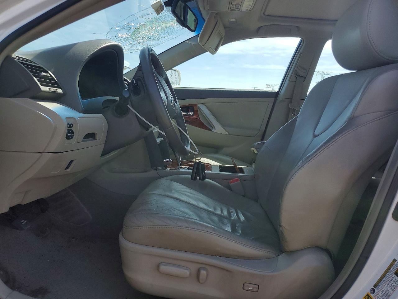2011 TOYOTA CAMRY