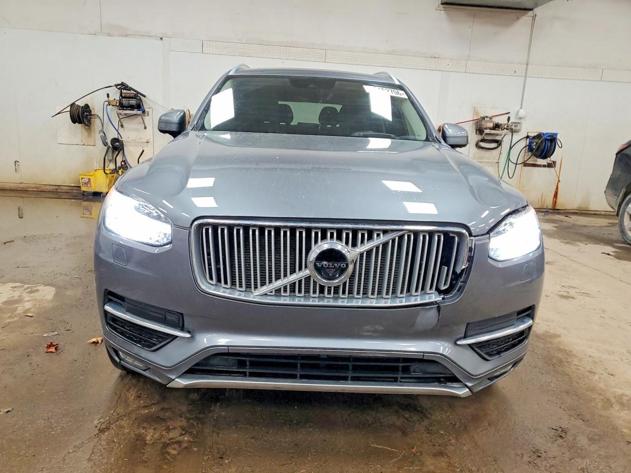 2019 VOLVO XC90