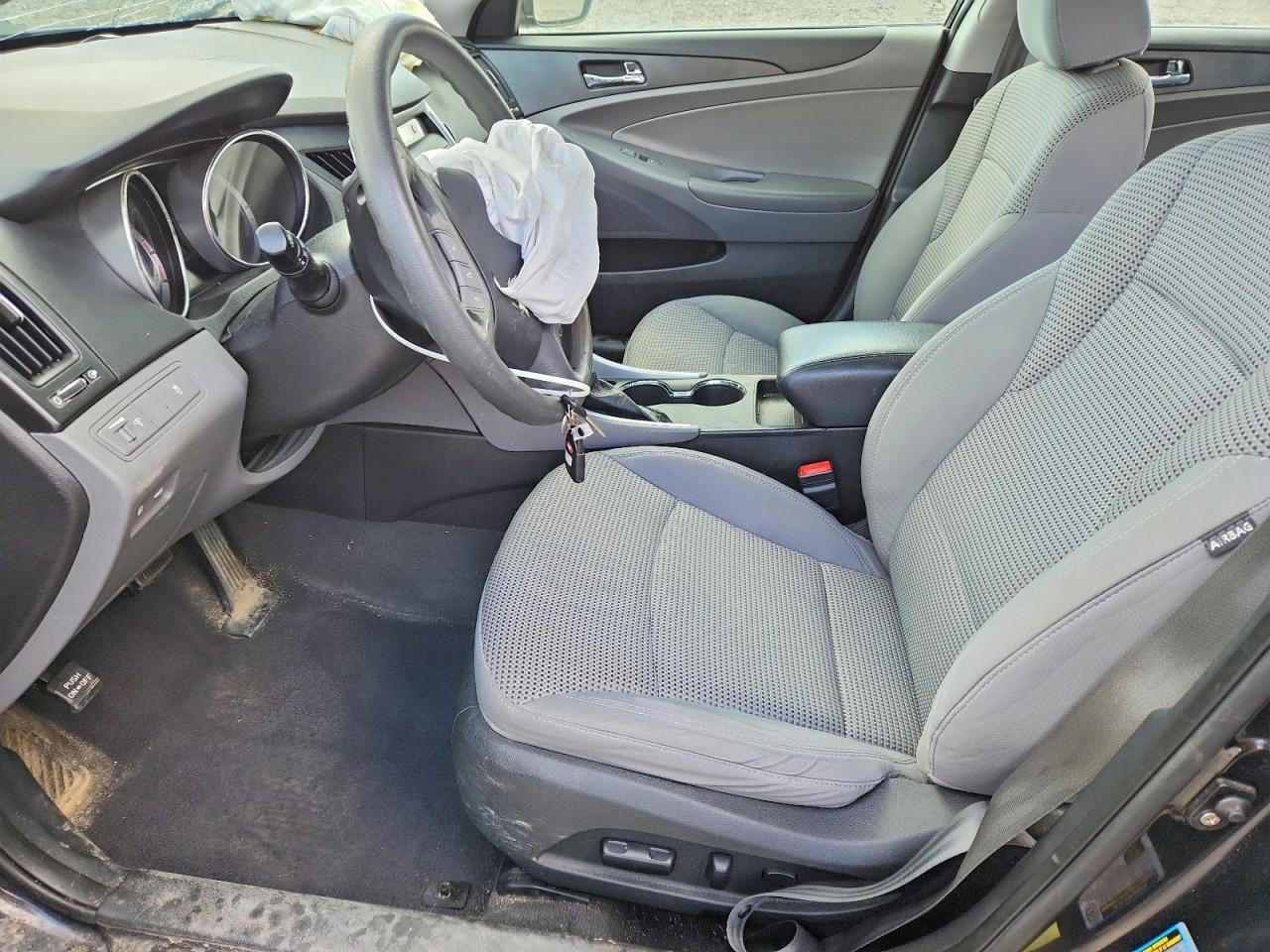 2011 HYUNDAI SONATA
