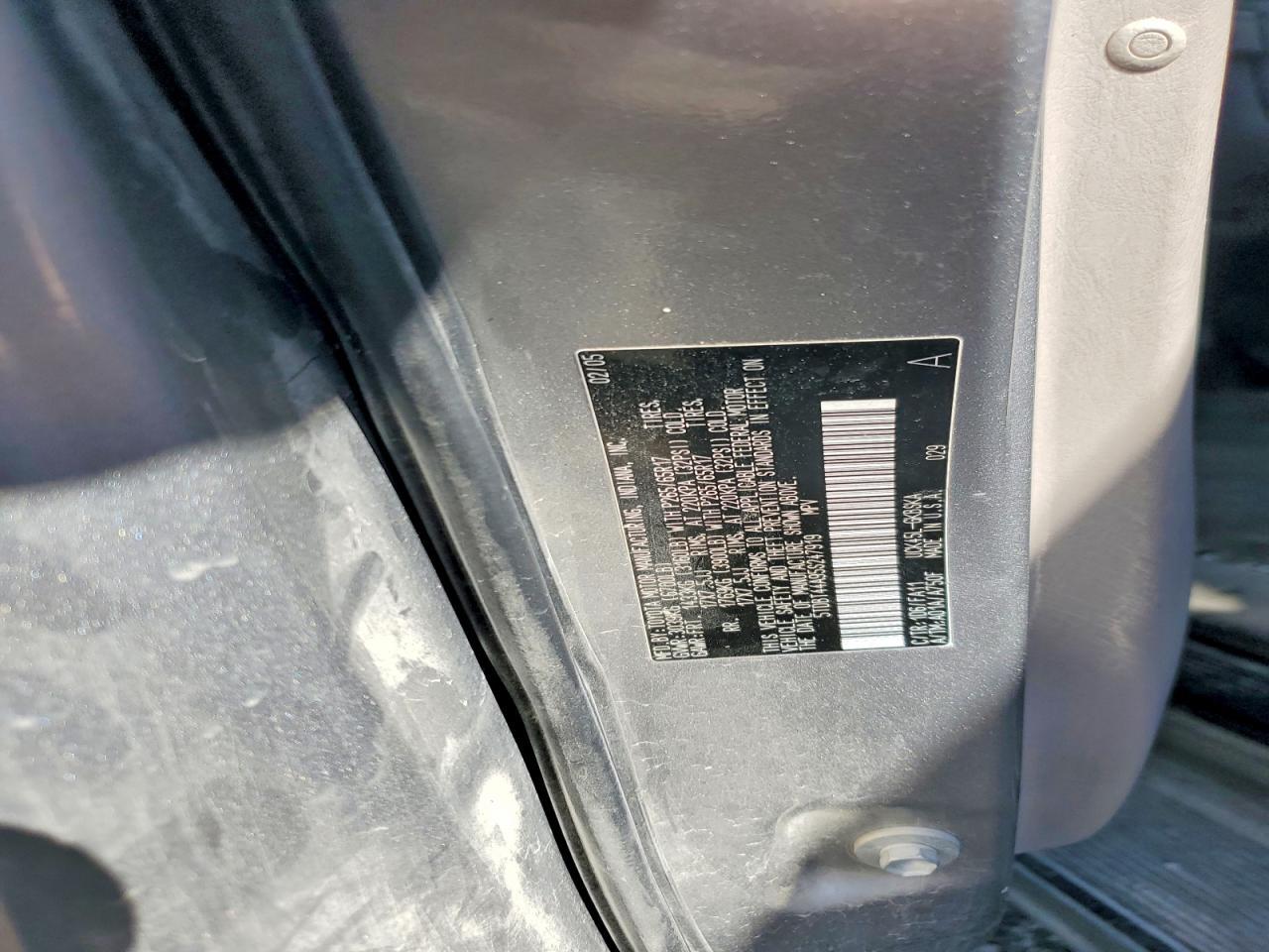2005 TOYOTA Sequoia