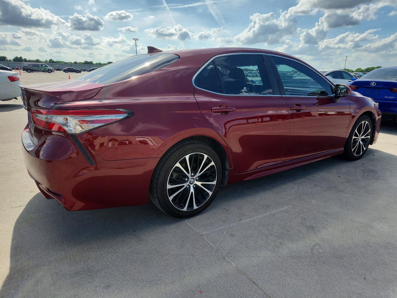 2018 TOYOTA CAMRY