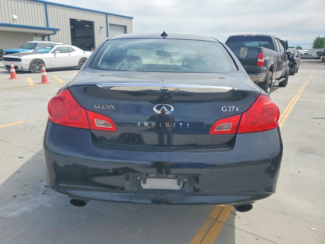 2010 INFINITI G37