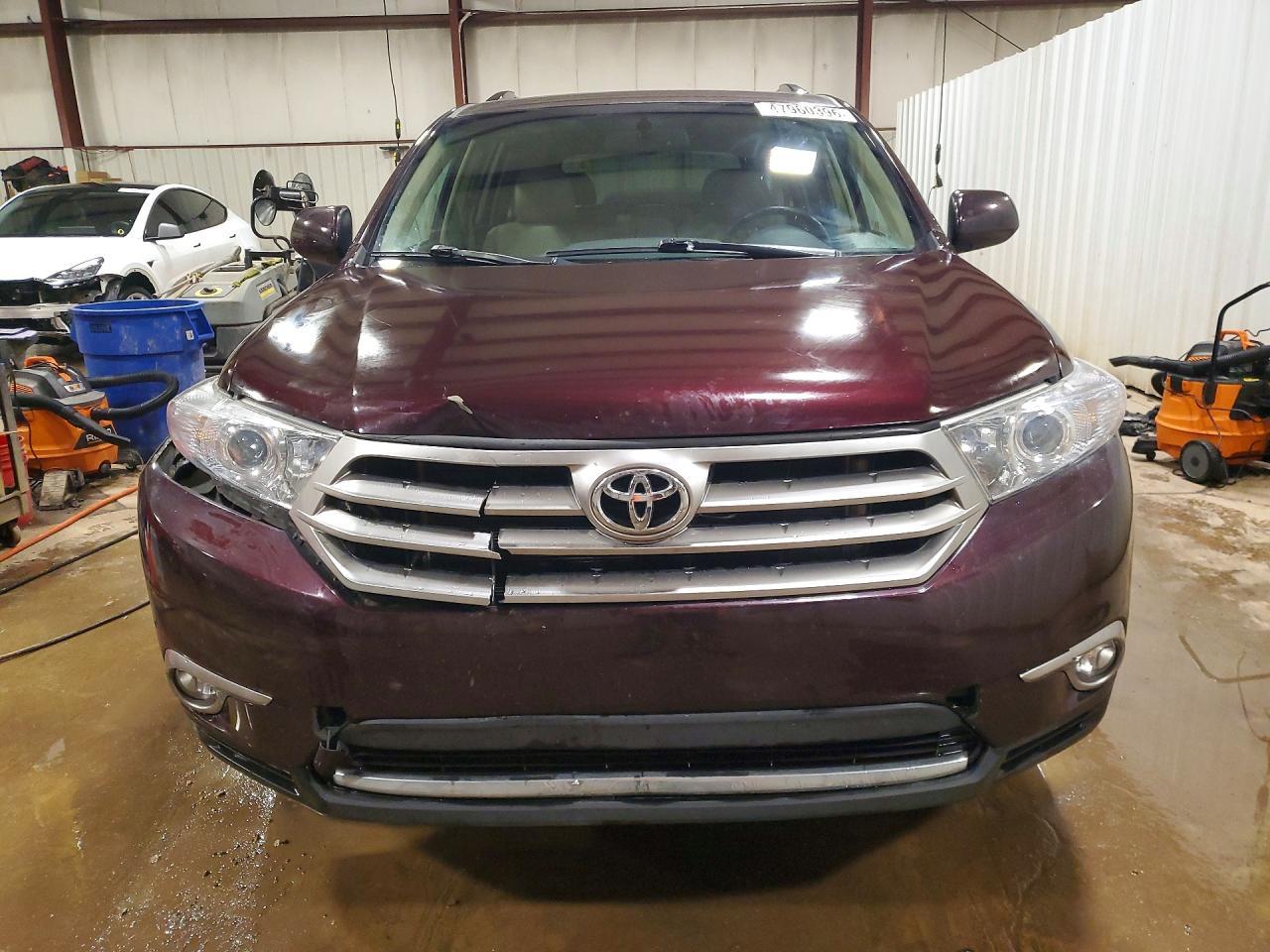 2013 TOYOTA HIGHLANDER