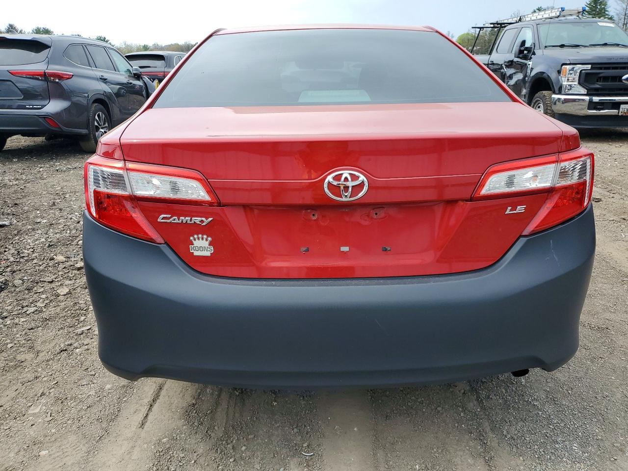 2014 TOYOTA CAMRY