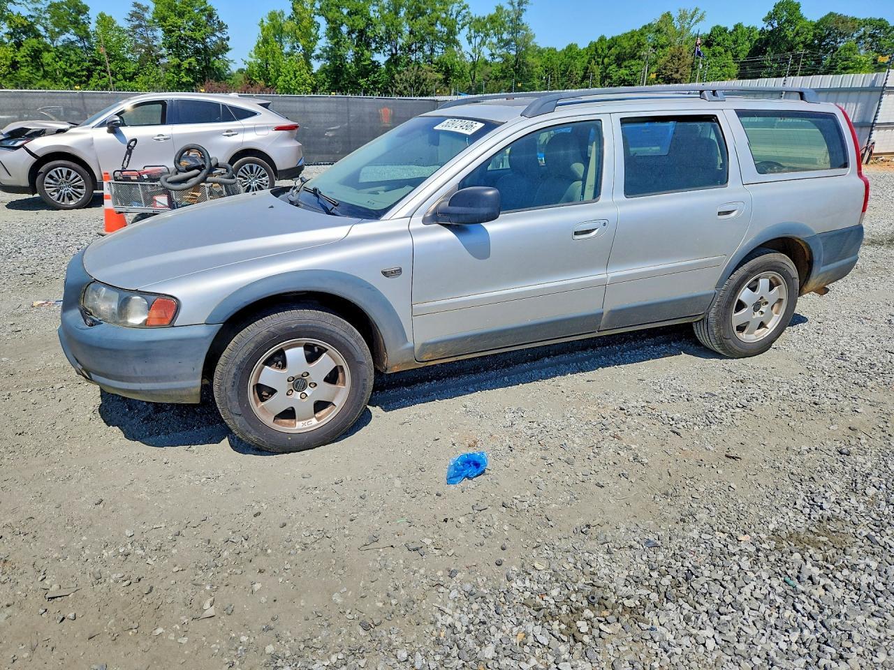 2003 VOLVO XC70