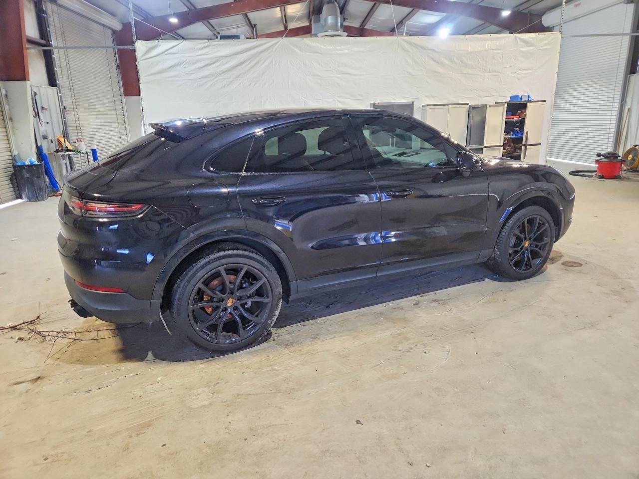 2020 PORSCHE CAYENNE