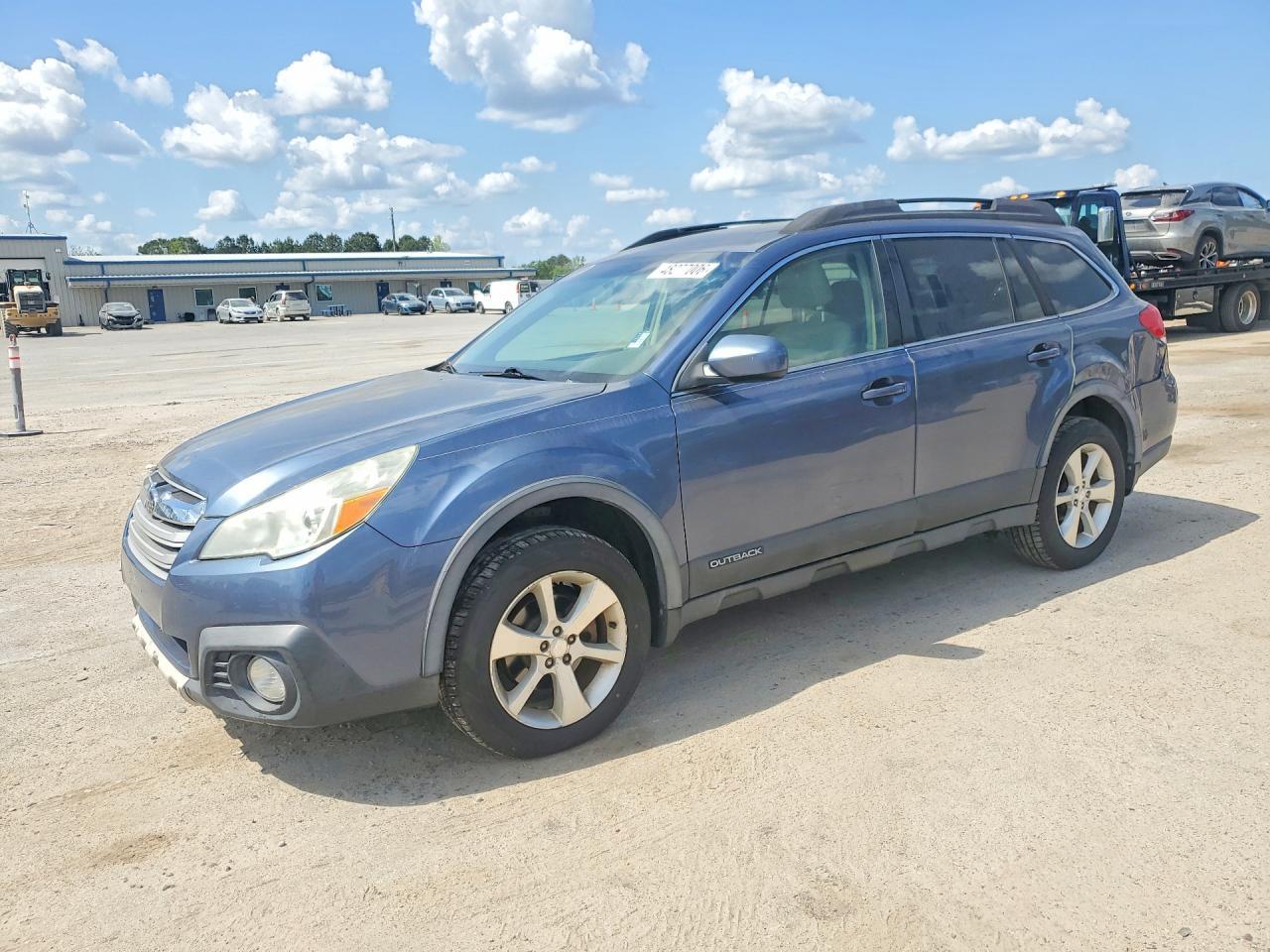 2013 SUBARU Outback