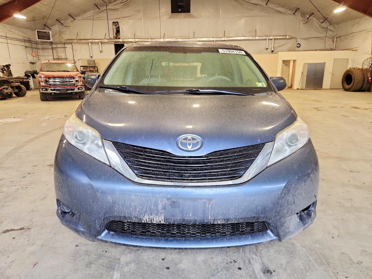 2014 TOYOTA SIENNA