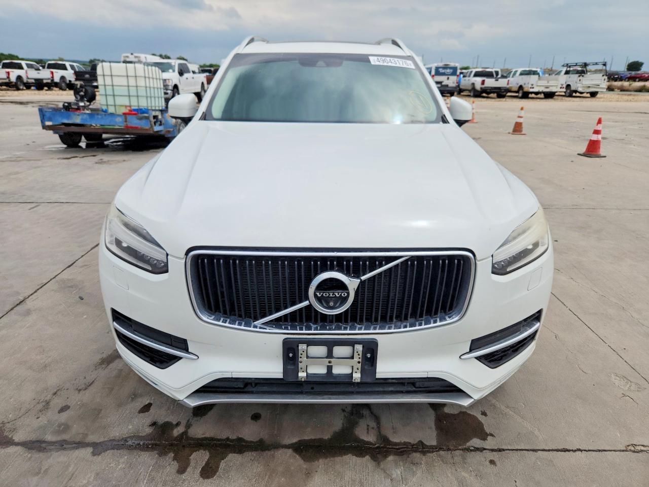 2016 VOLVO XC90