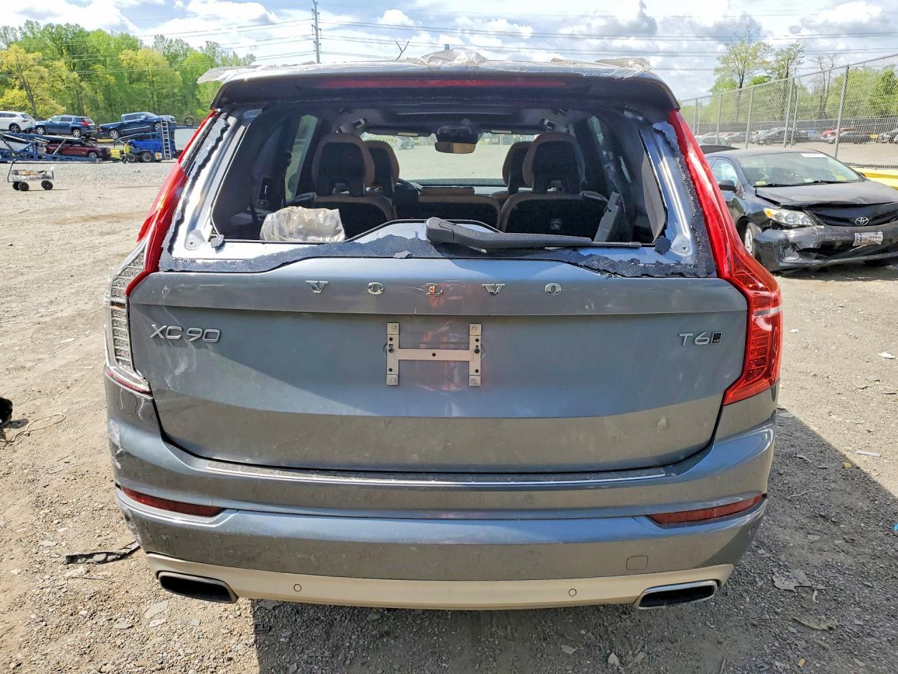 2018 VOLVO XC90