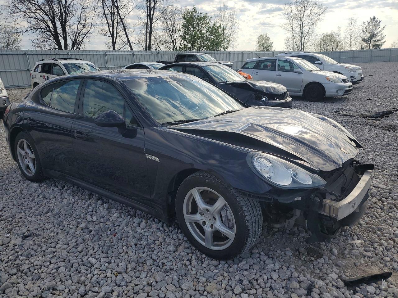 2011 PORSCHE Panamera