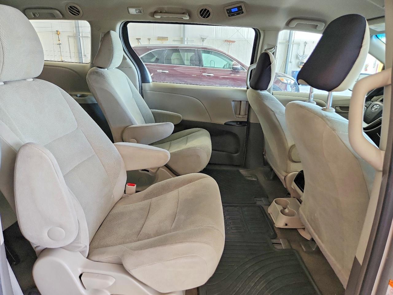 2015 TOYOTA SIENNA
