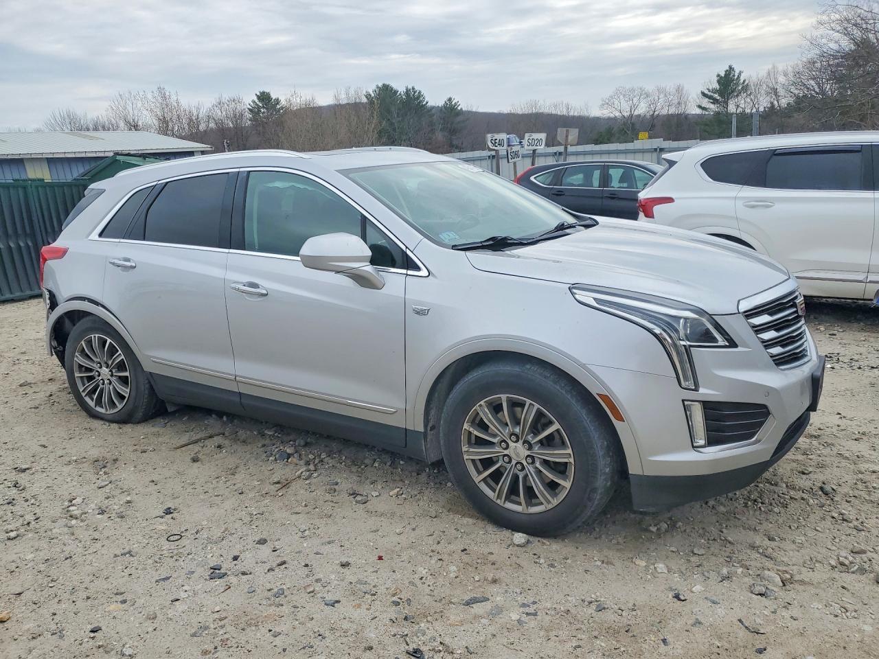 2017 CADILLAC XT5
