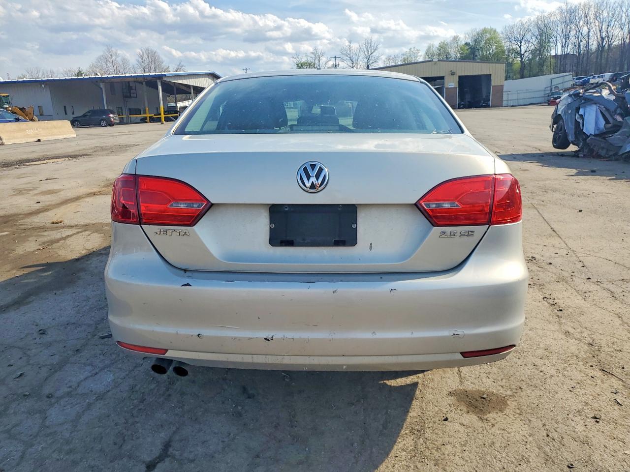 2011 VOLKSWAGEN JETTA
