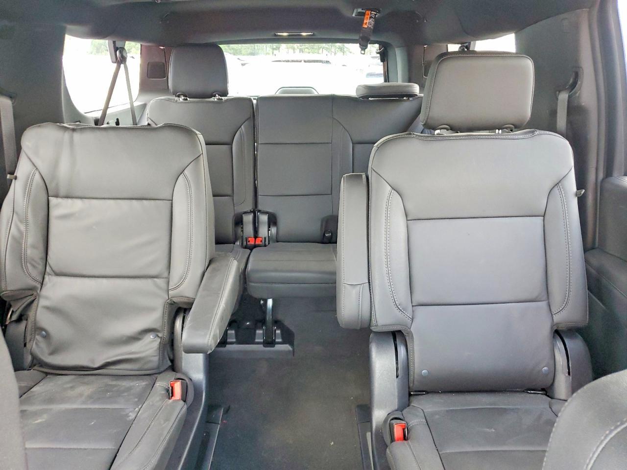2025 CHEVROLET Suburban