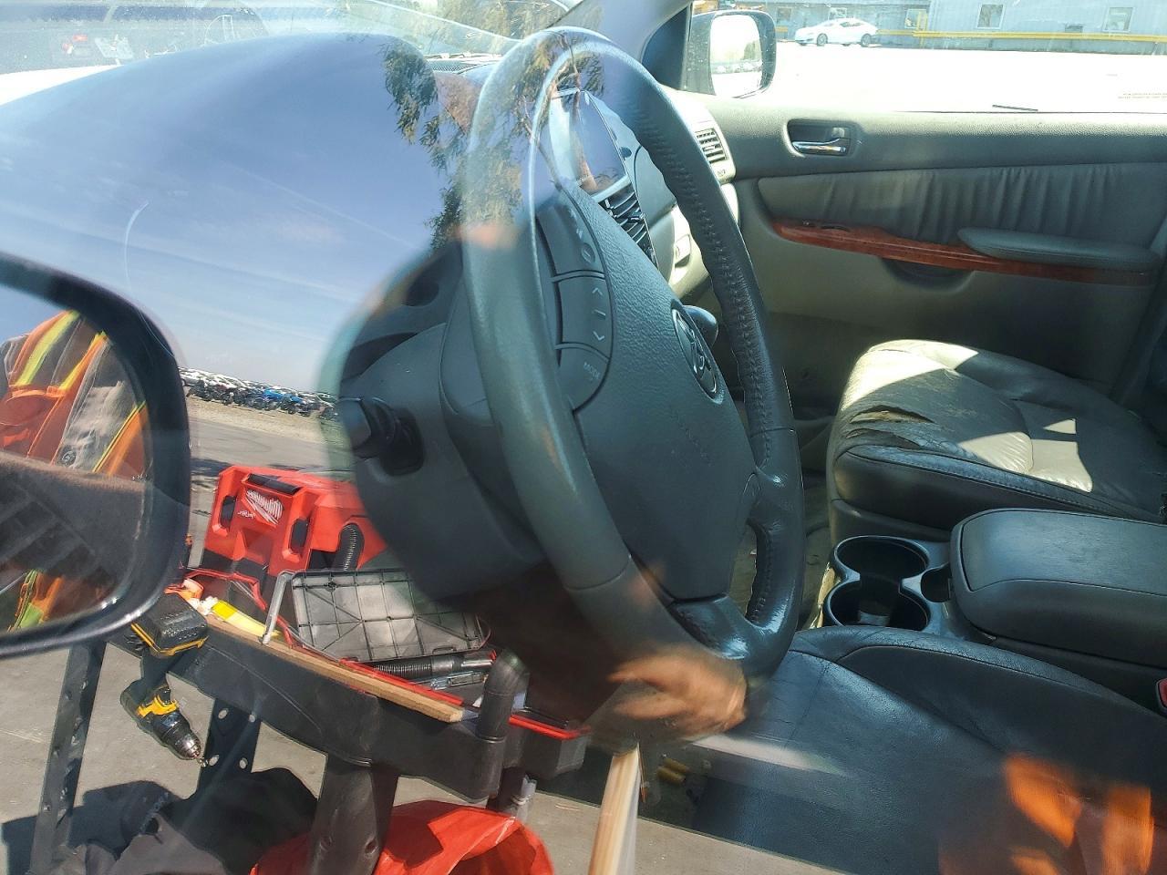 2010 TOYOTA SIENNA