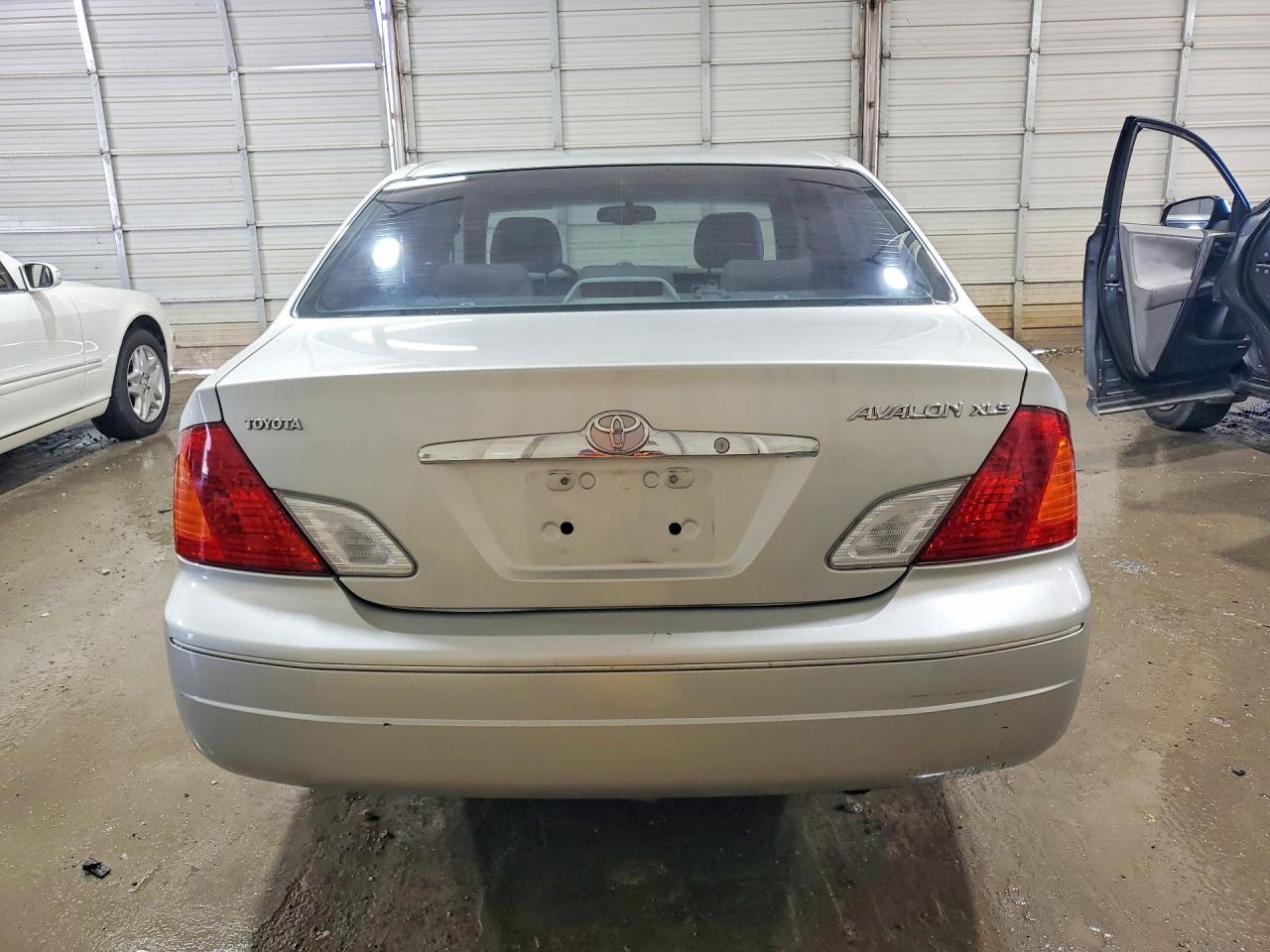 2000 TOYOTA Avalon