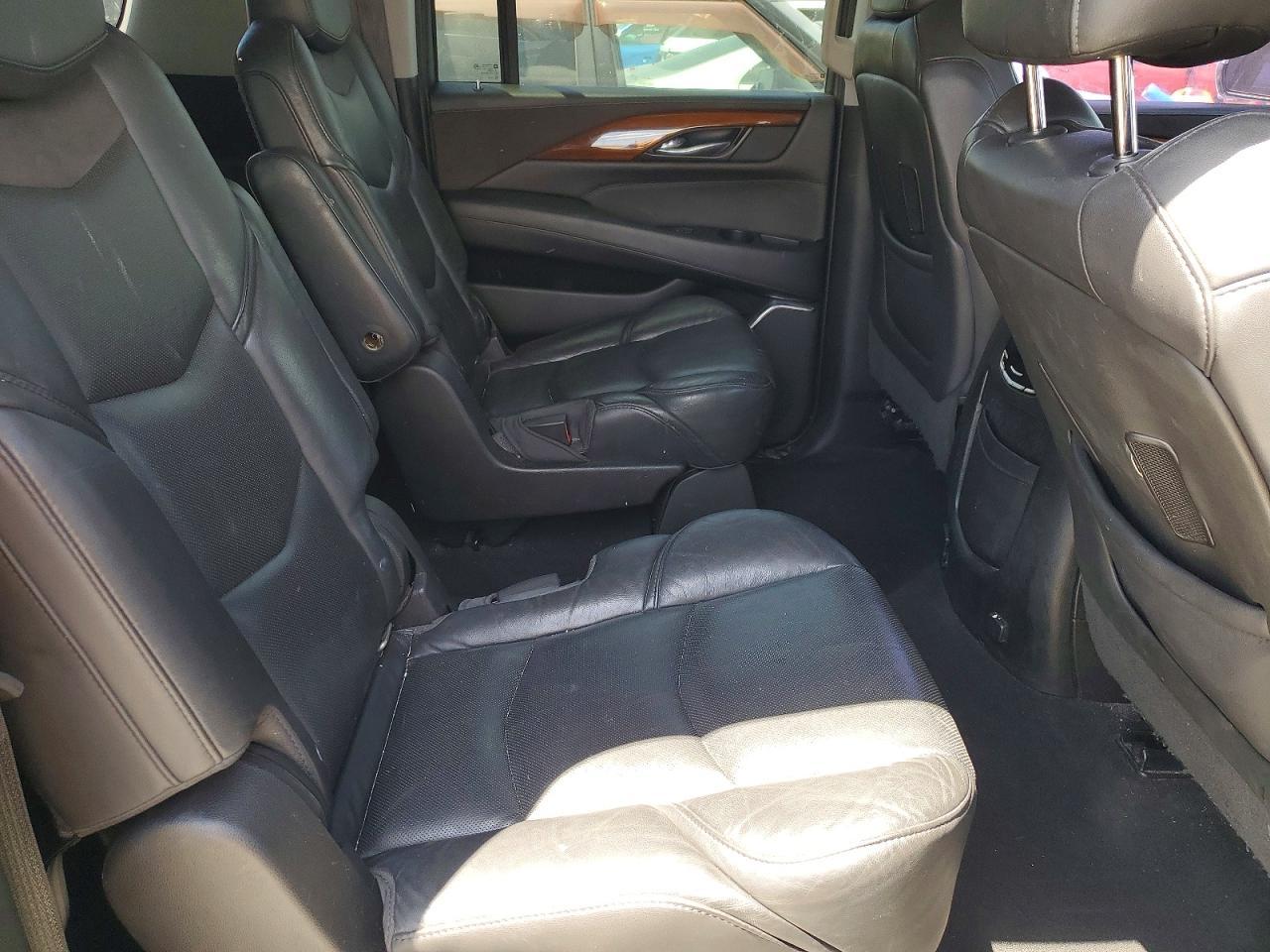 2018 CADILLAC Escalade ESV