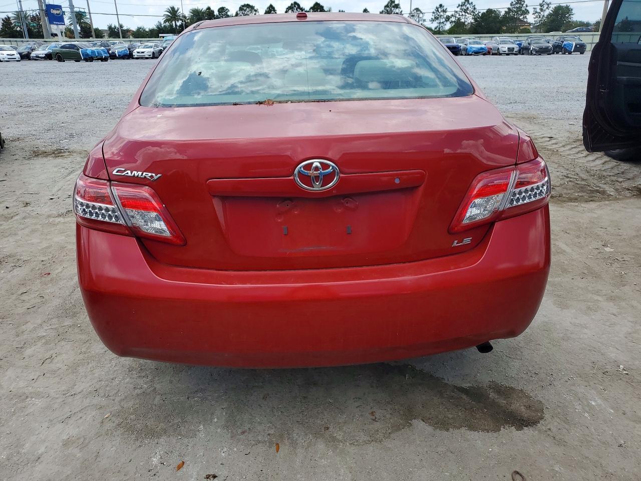 2011 TOYOTA CAMRY