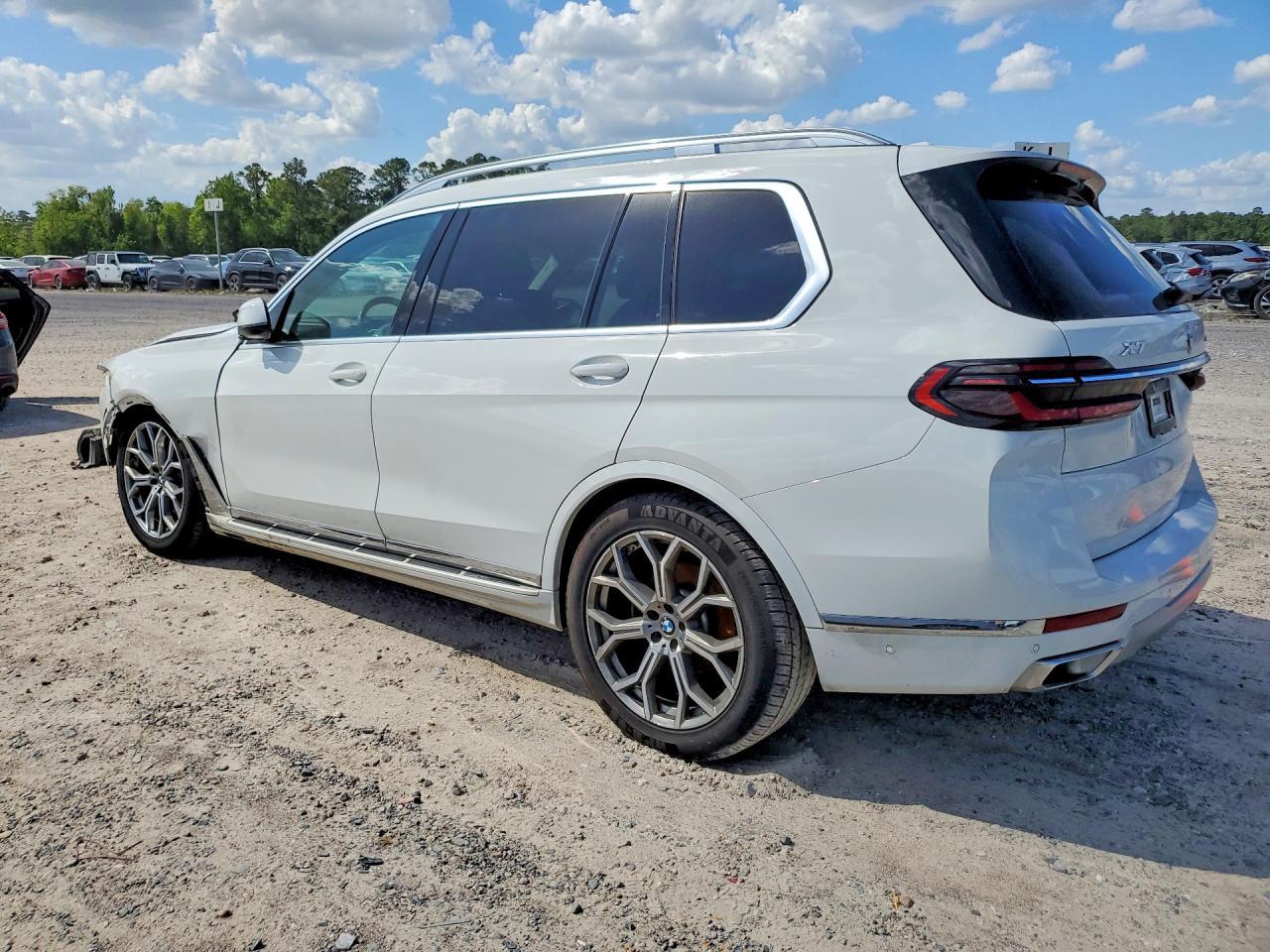 2025 BMW X7