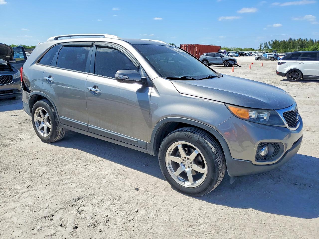 2011 KIA SORENTO