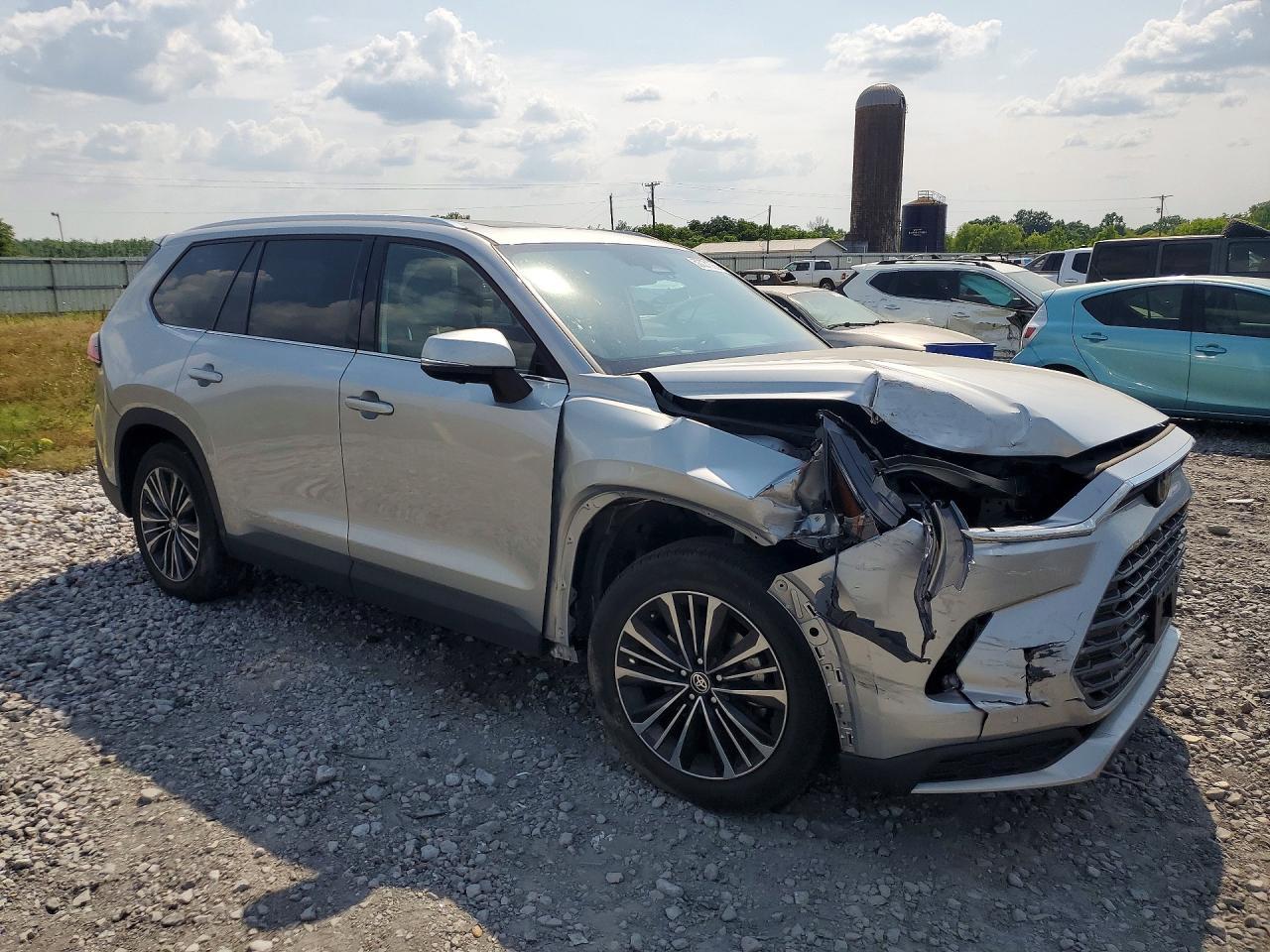 2024 TOYOTA HIGHLANDER