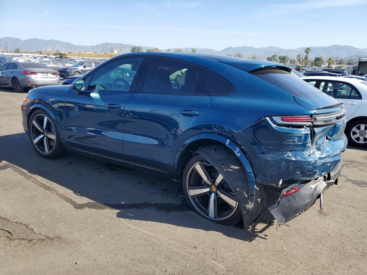 2024 PORSCHE CAYENNE