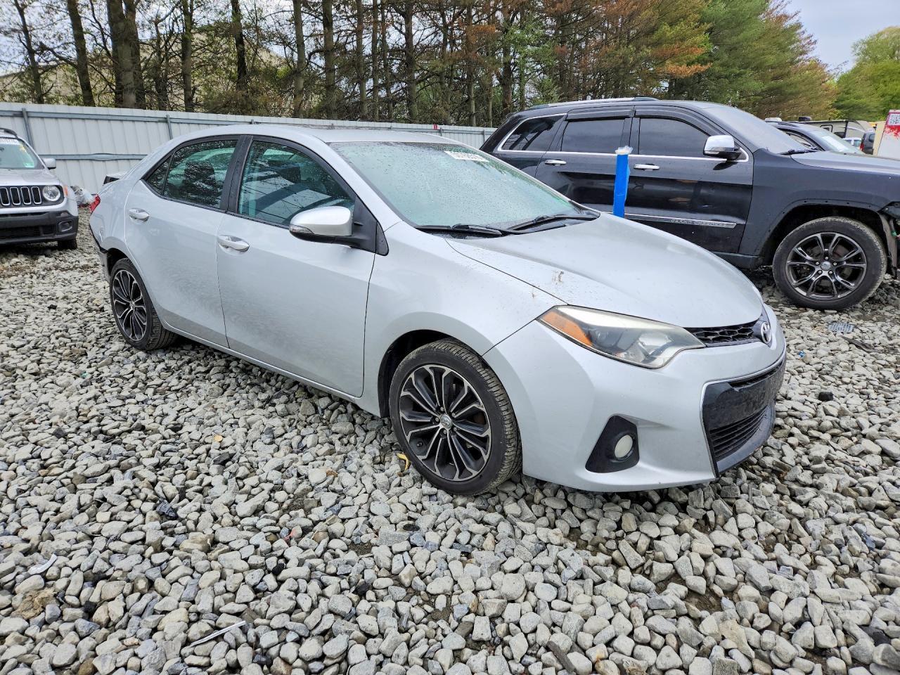 2015 TOYOTA COROLLA