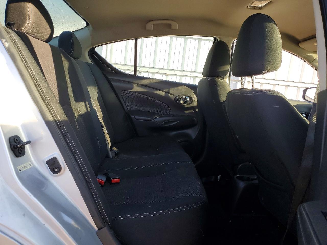 2017 NISSAN VERSA
