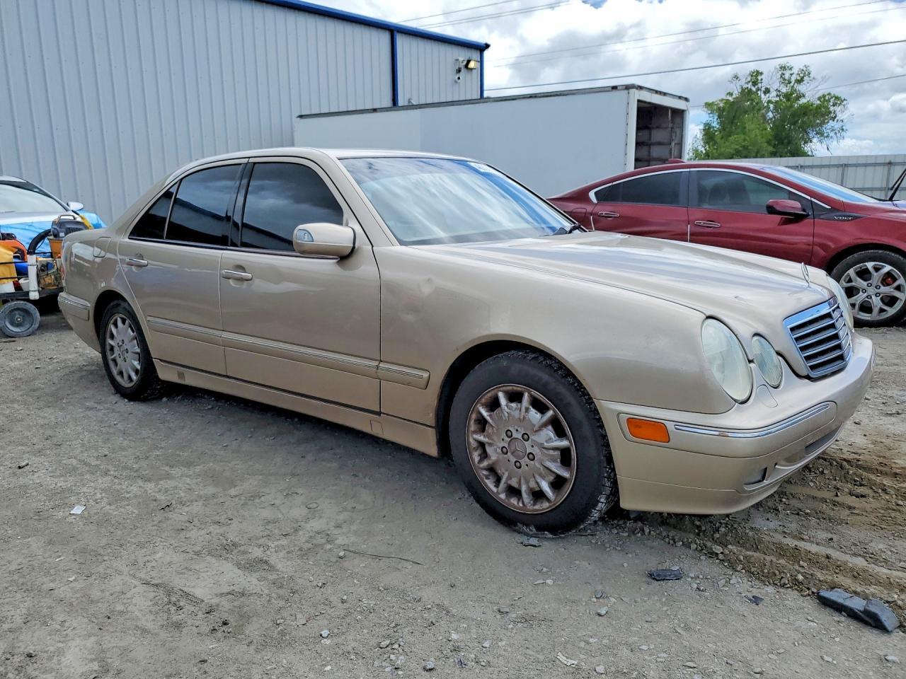 2000 MERCEDES-BENZ E-Class