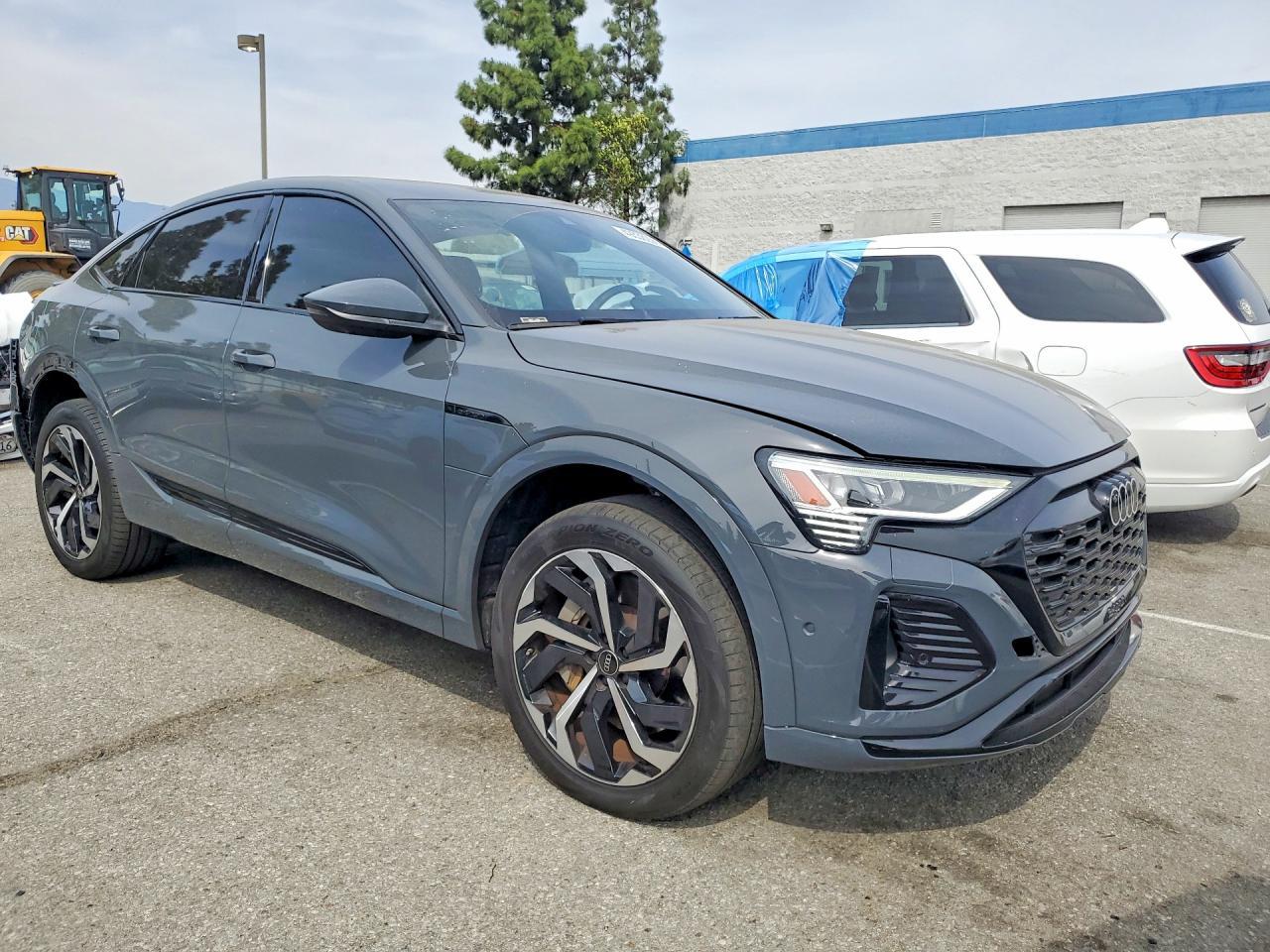 2024 AUDI Q8