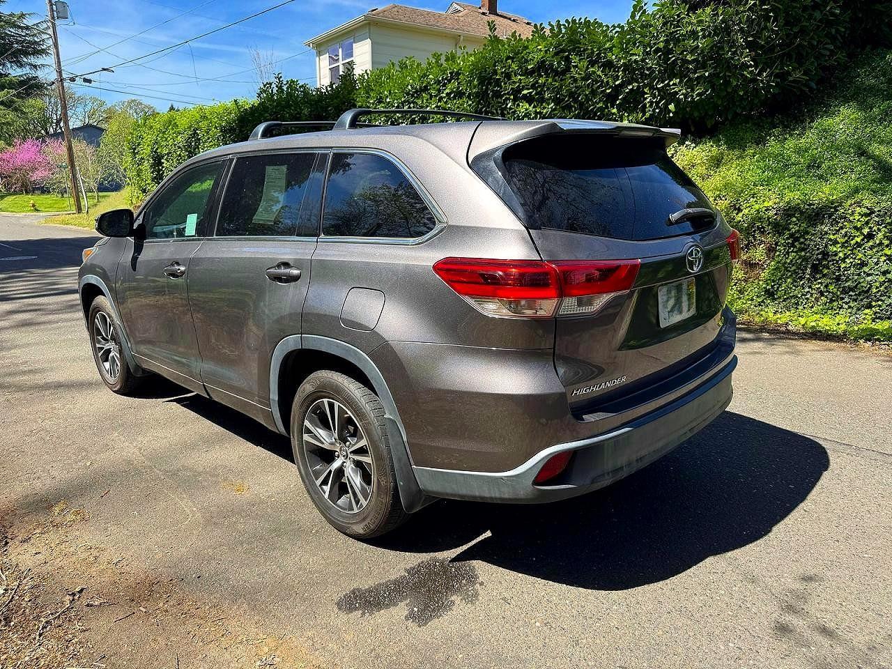 2017 TOYOTA HIGHLANDER