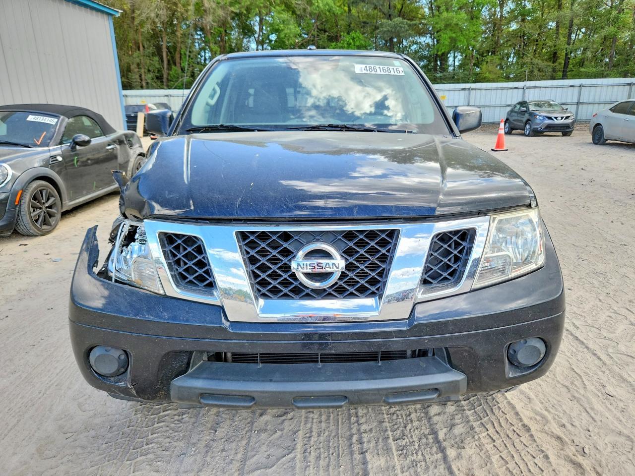 2015 NISSAN Frontier
