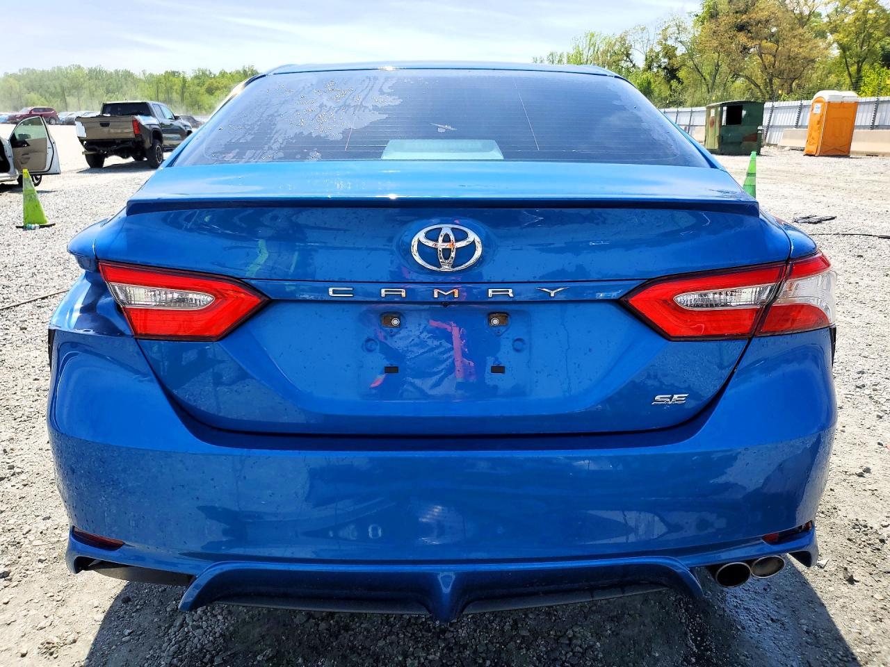 2018 TOYOTA CAMRY