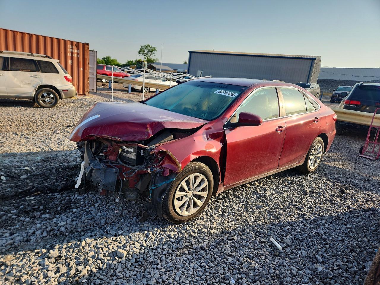 2016 TOYOTA CAMRY