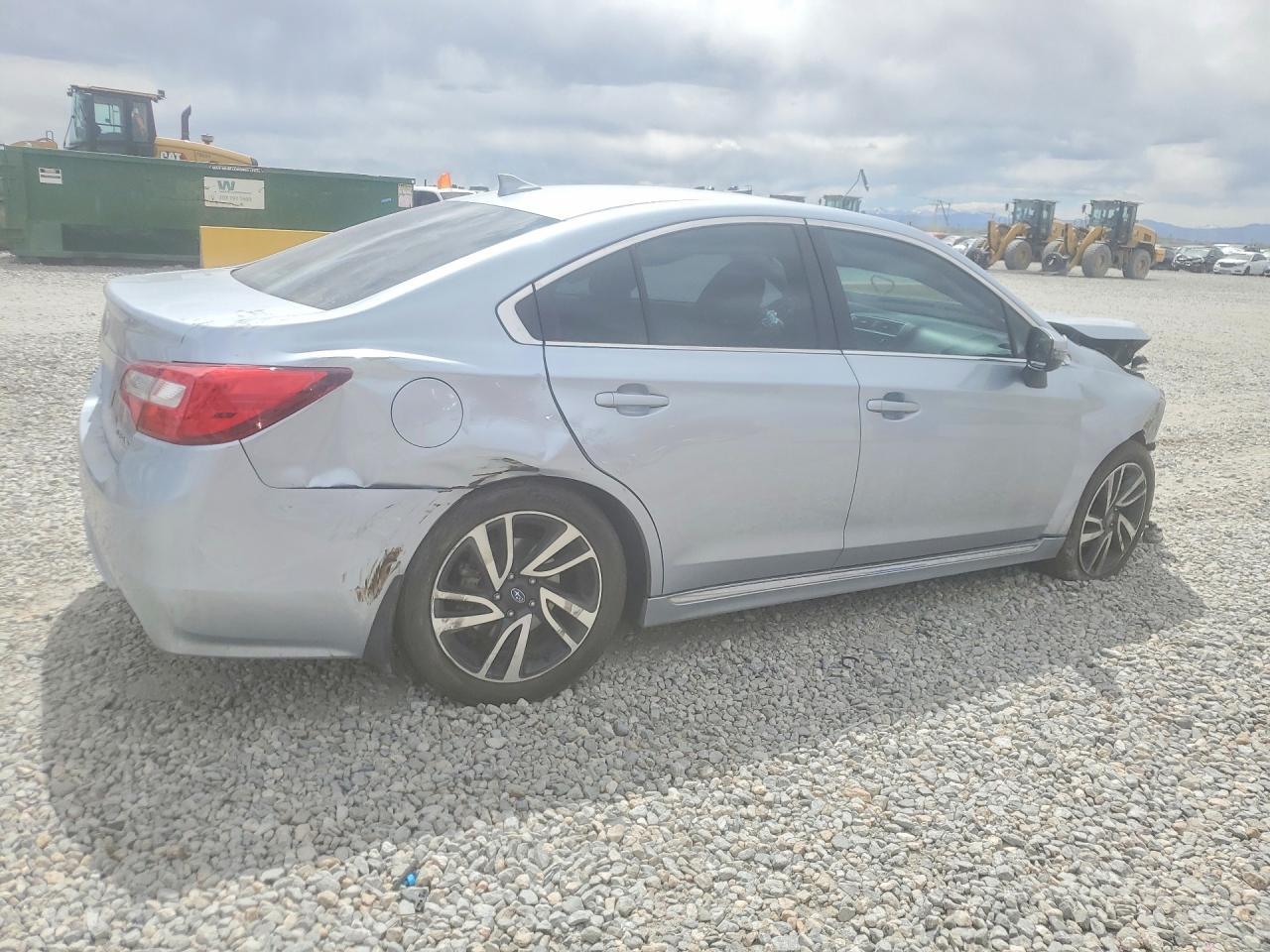 2017 SUBARU Legacy