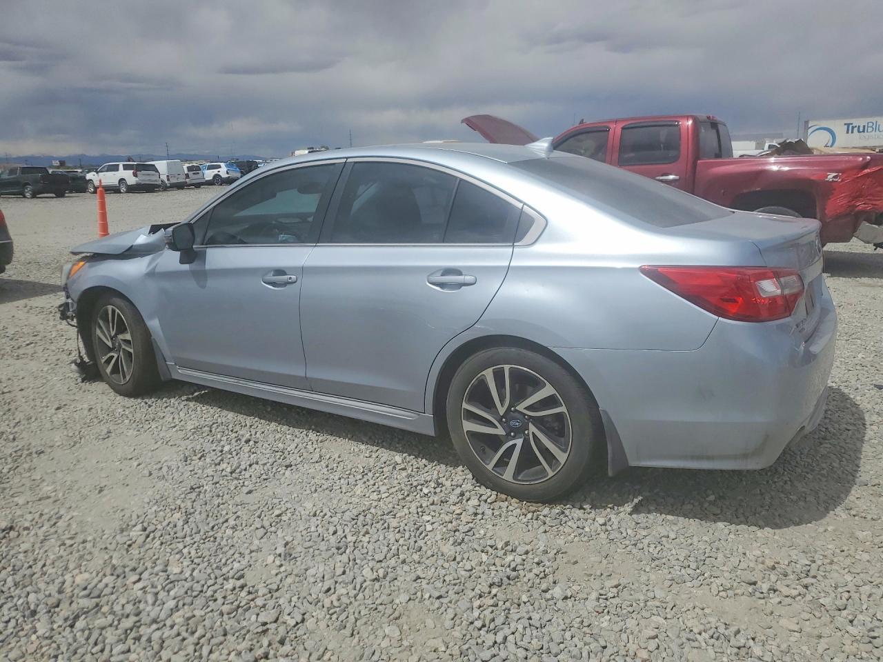 2017 SUBARU Legacy