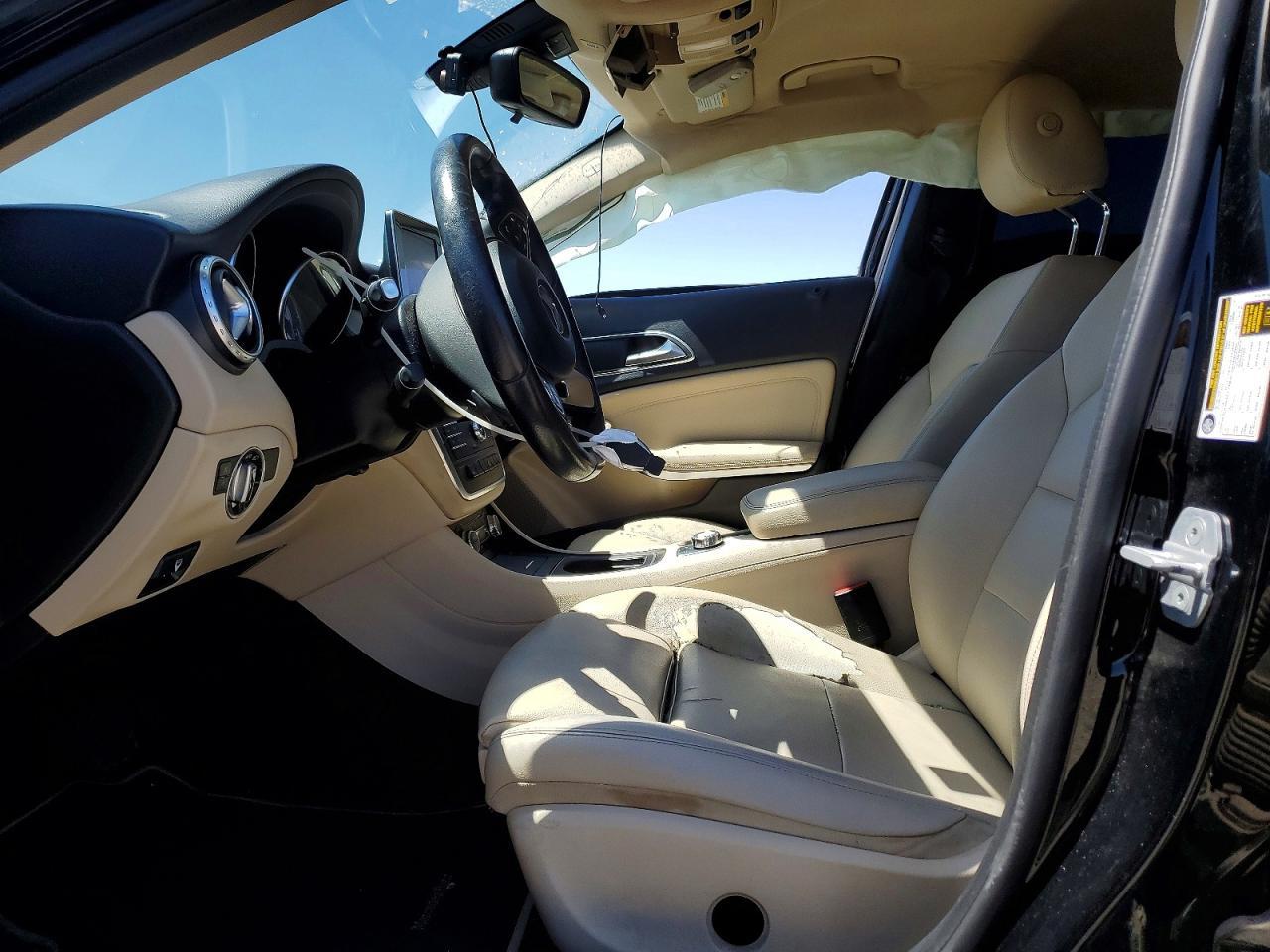 2016 MERCEDES-BENZ GLA-Class
