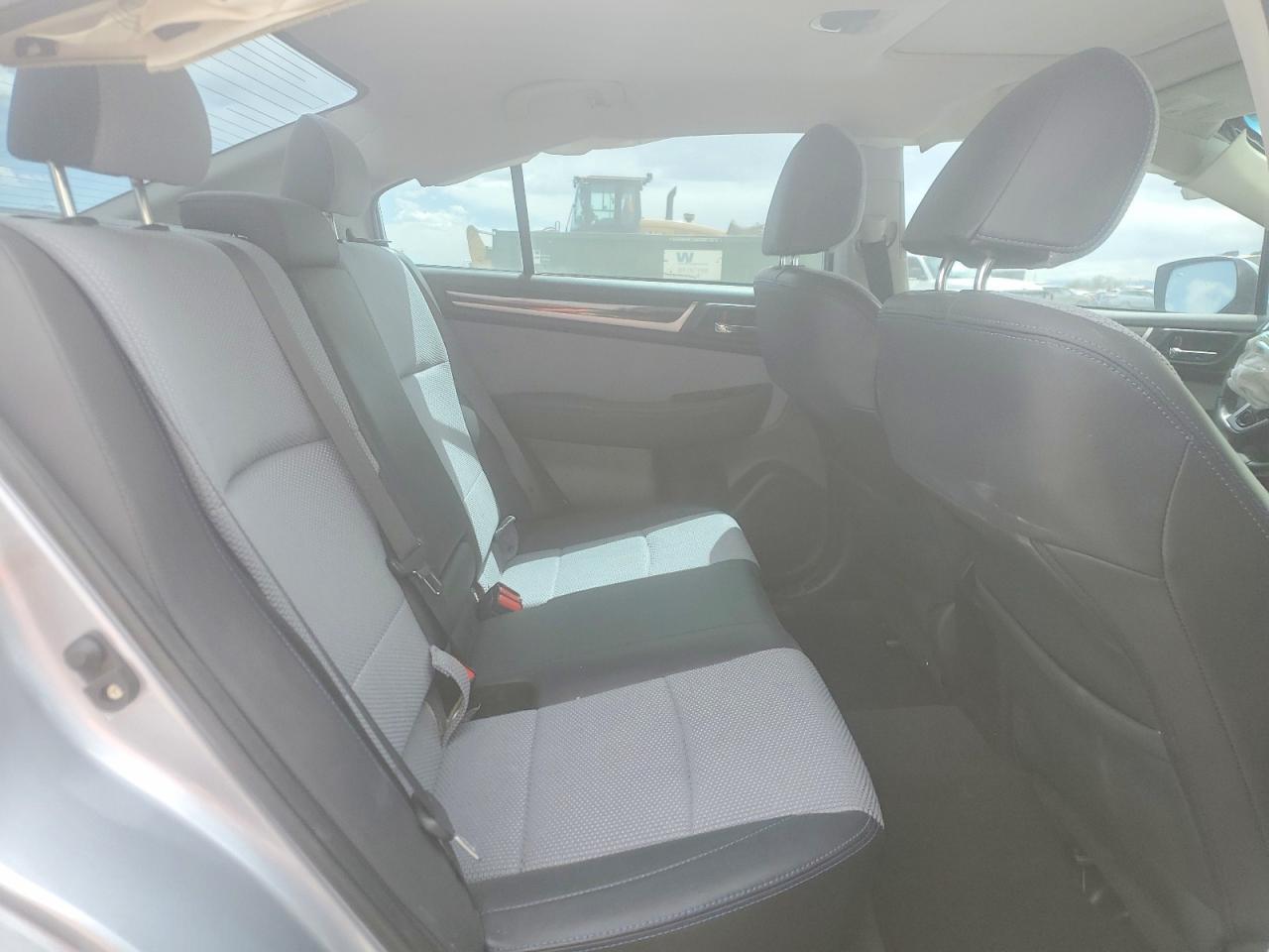 2017 SUBARU Legacy
