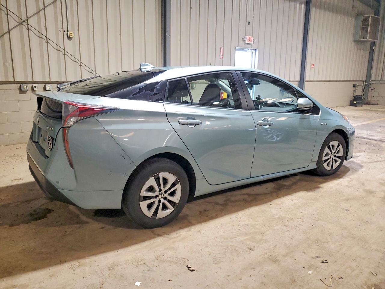 2017 TOYOTA PRIUS