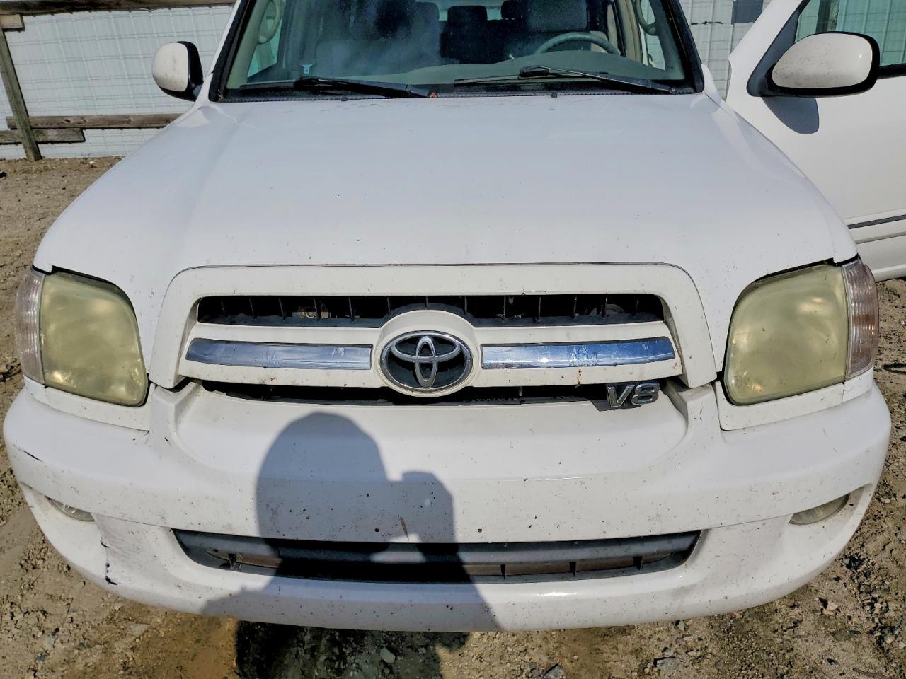 2005 TOYOTA Sequoia