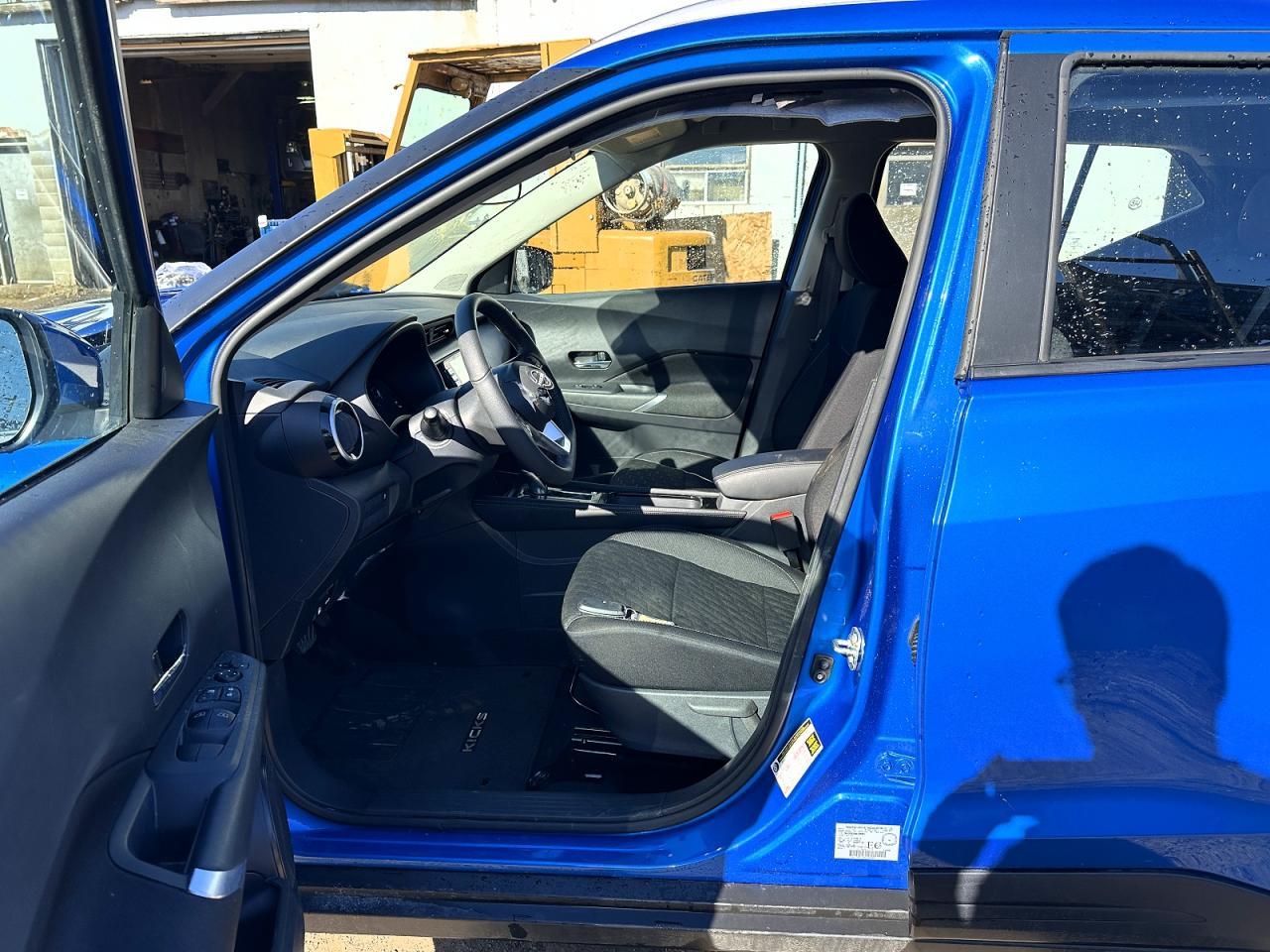 2025 NISSAN KICKS