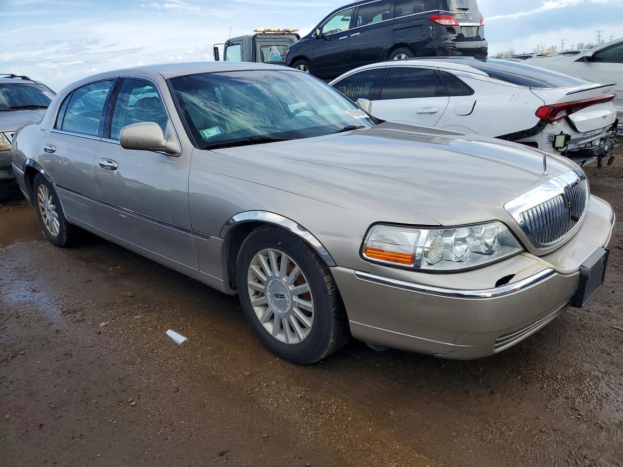 2003 LINCOLN Town Car