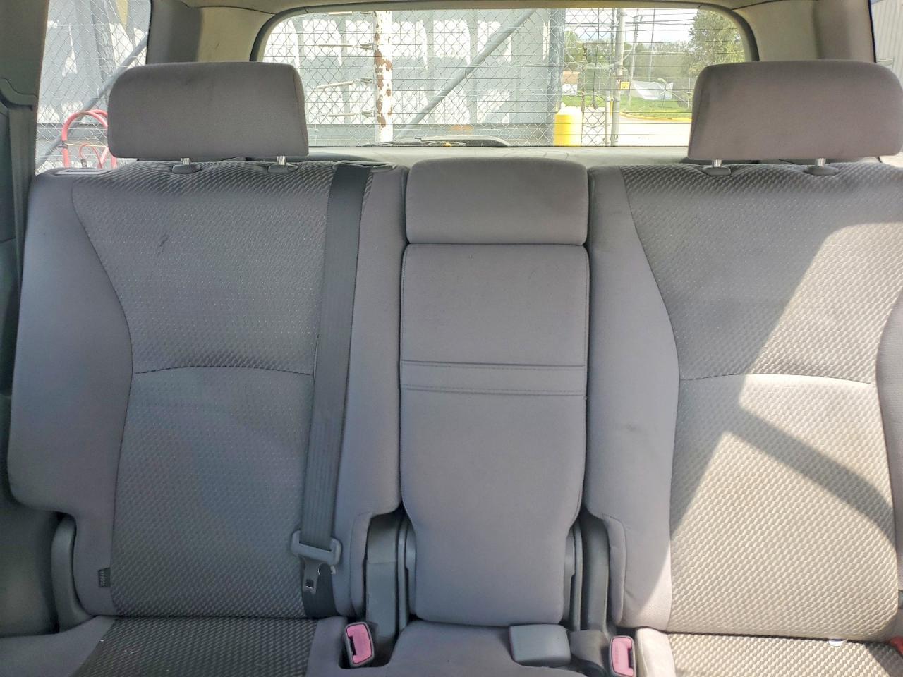 2004 TOYOTA HIGHLANDER